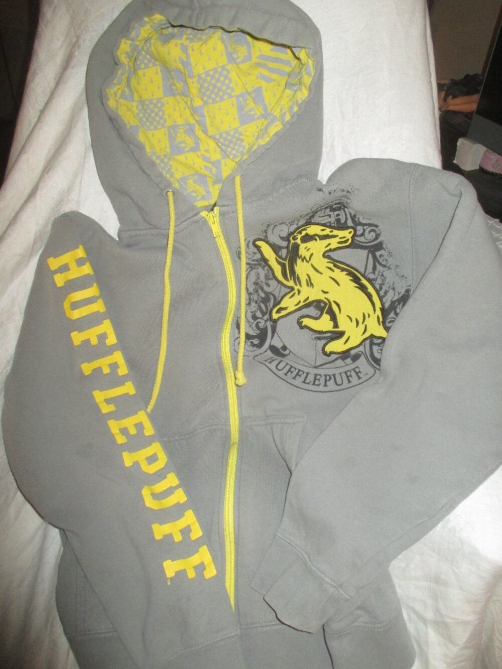 Harry Potter Wizarding World Hoodie Hufflepuff Zip Up Gray Unisex Size X-Small
